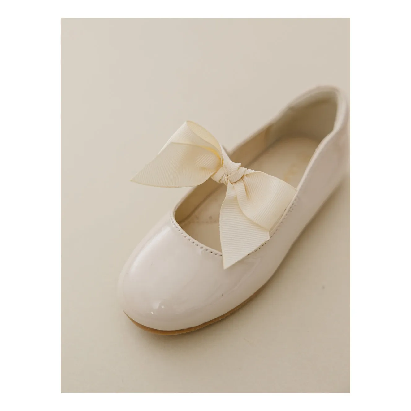 Amelia Bow Flat