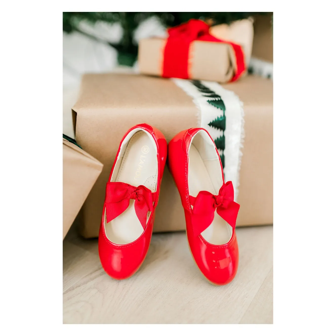 Amelia Bow Flat