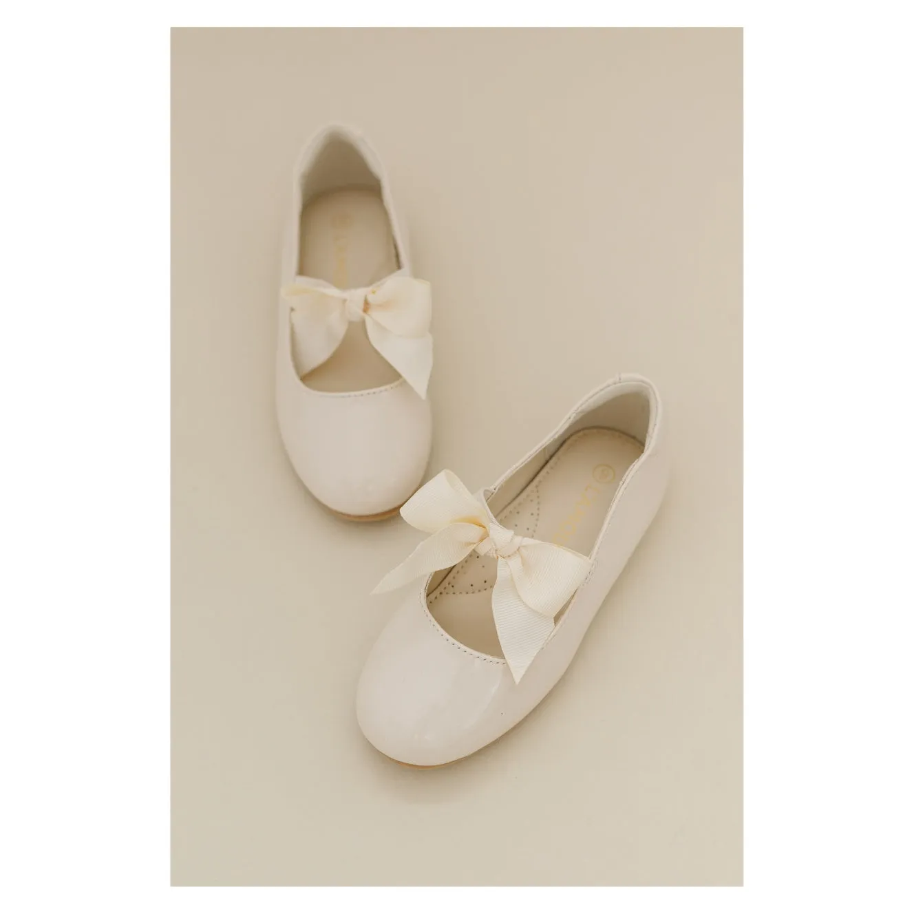 Amelia Bow Flat