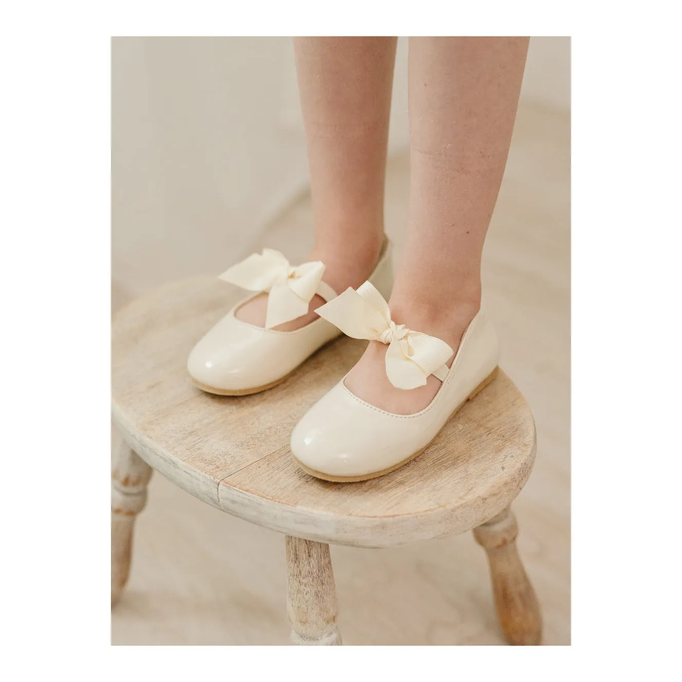 Amelia Bow Flat