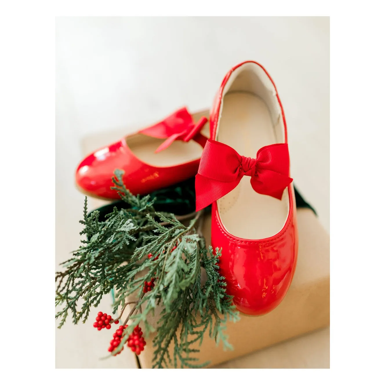 Amelia Bow Flat