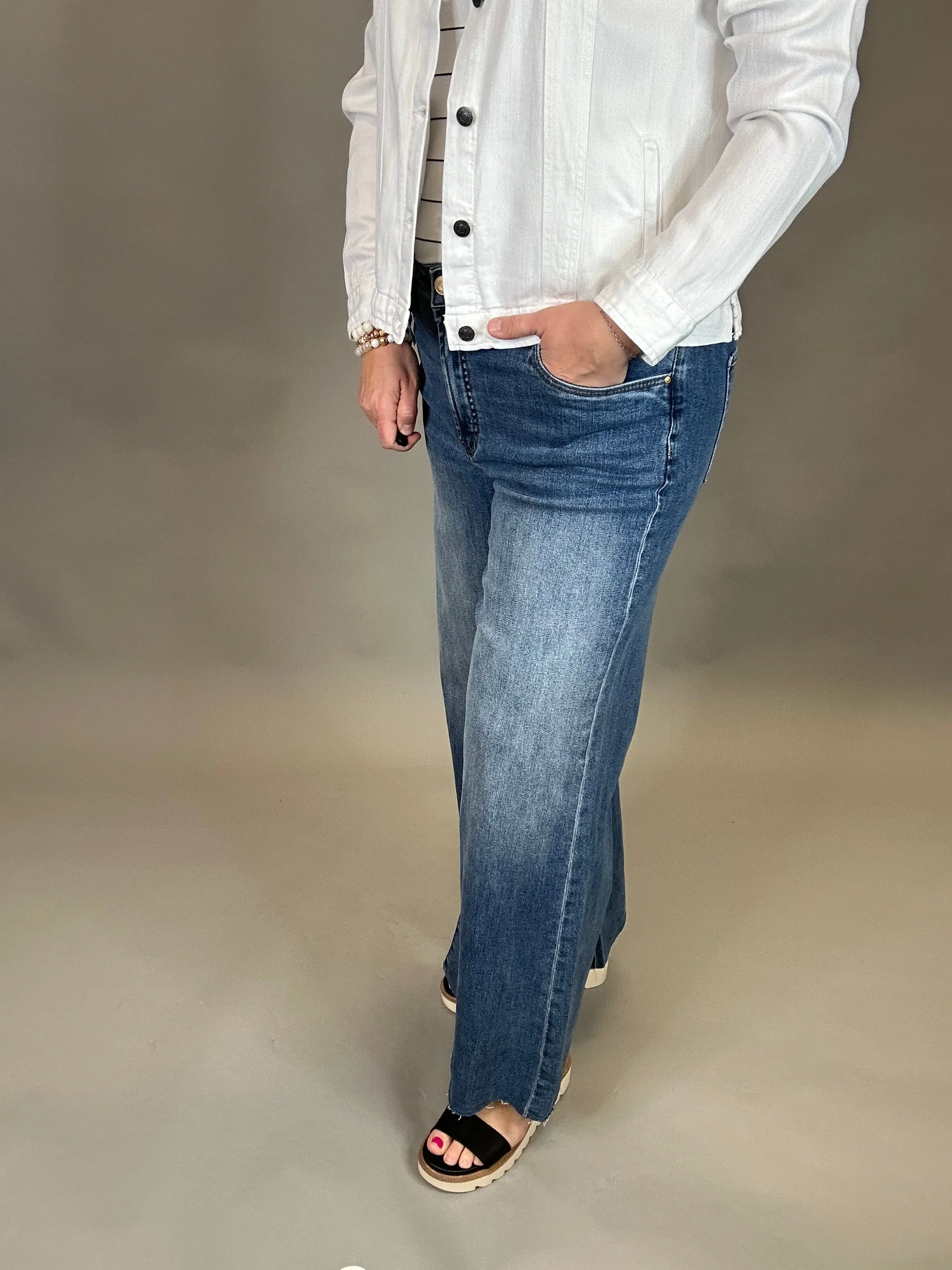 Ryan Adaptability Medium Base Jeans